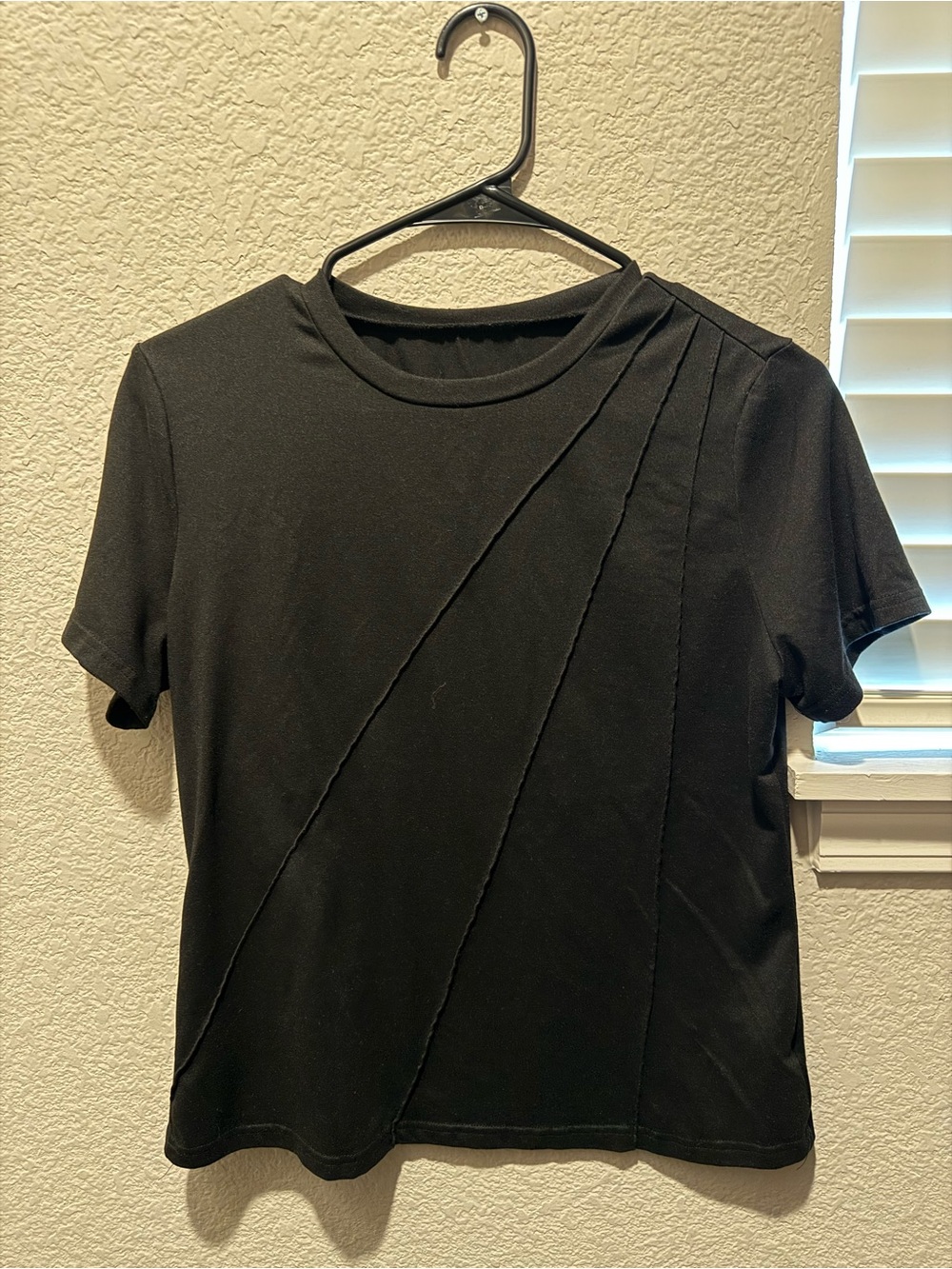 SHEIN Black Short Sleeve Crewneck Tee with Diagonal Seam Detail